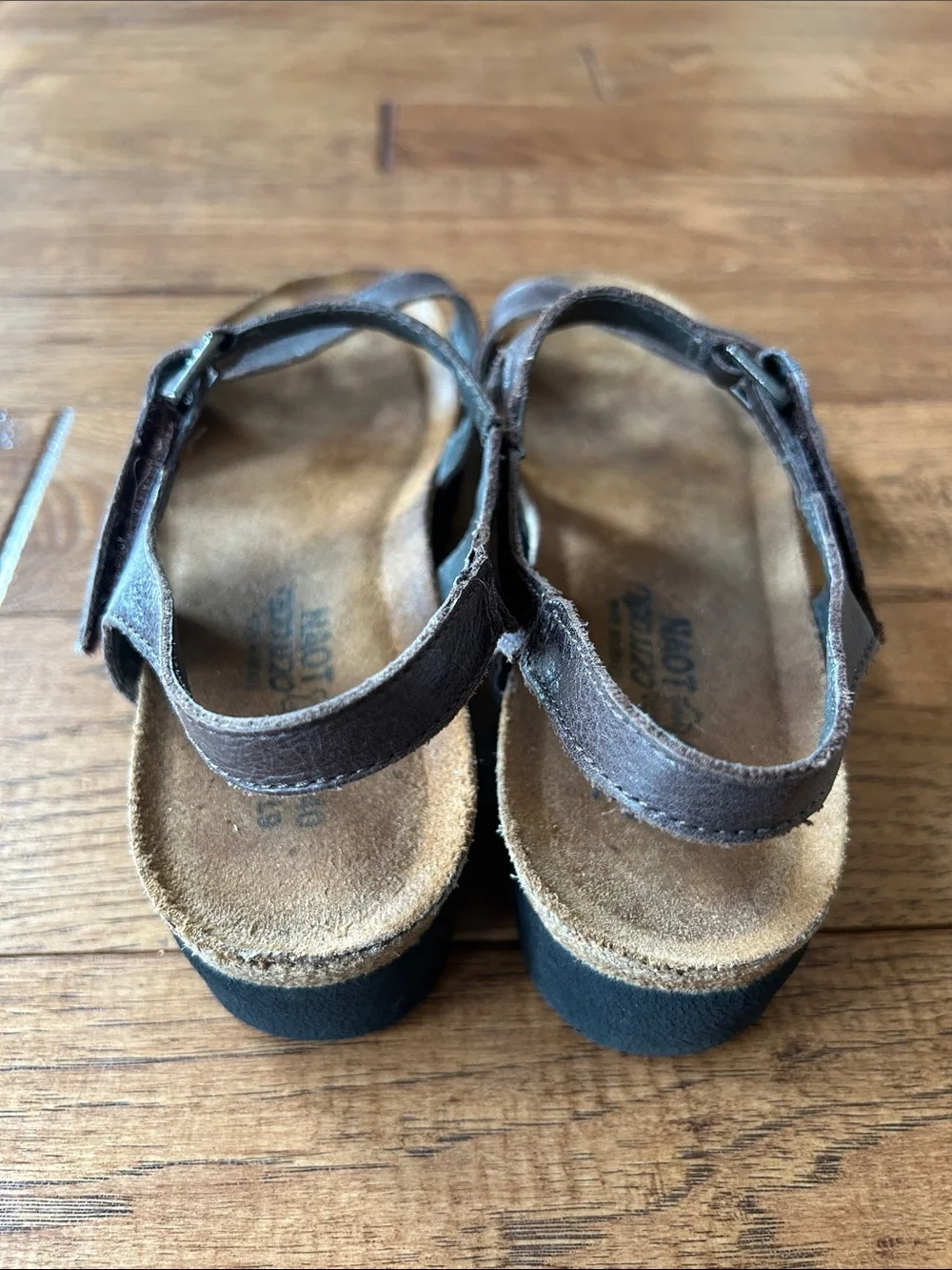 Naot Pamela Sandals Brown Leather Comfort Shoes Size 40 US Womens 9